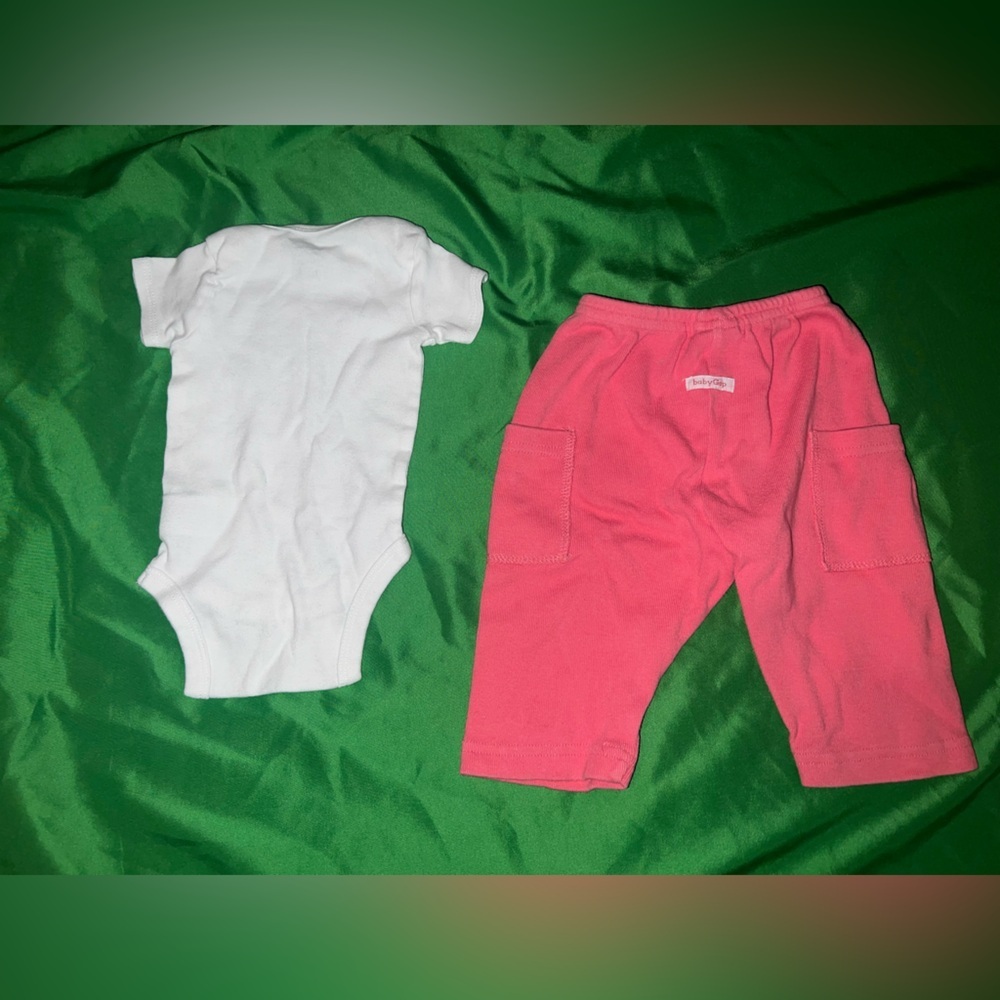 Gerber/ Baby Gap White Onesie and Pink Pants Set Newborn - Picture 2 of 5